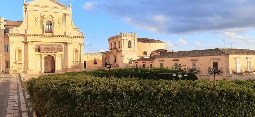 La Casa In Piazza Noto Exterior foto