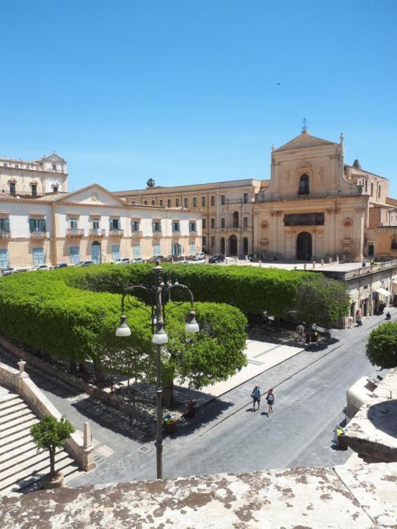 La Casa In Piazza Noto Exterior foto